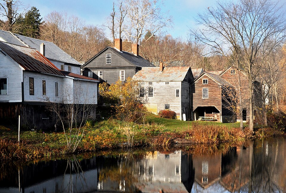 Fayl:Putney VT - Sacketts Brook.jpg