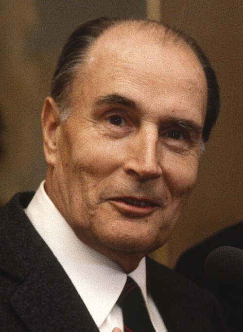 Fayl:President François Mitterrand in 1983.jpg