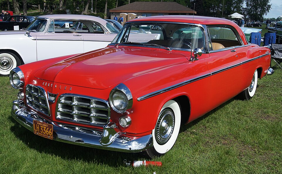 Fayl:55 Chrysler C-300 (8940990679) (cropped).jpg