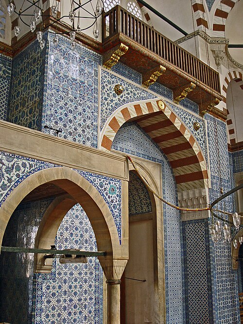 Fayl:645-Istanbul Rüstem Pasha Mosque-0910-1804.jpg