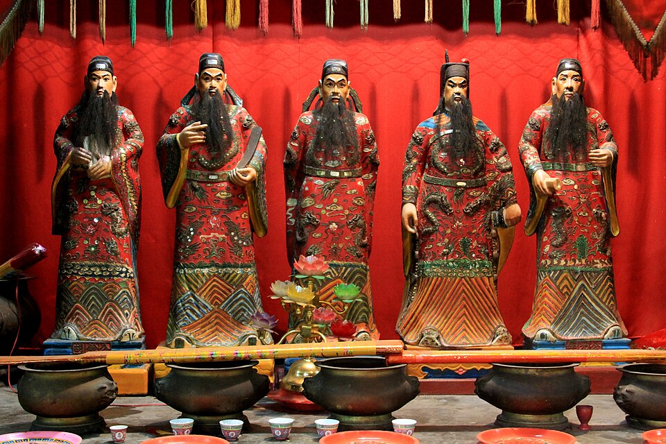 Fayl:Five officials haikou 2010 01.jpg