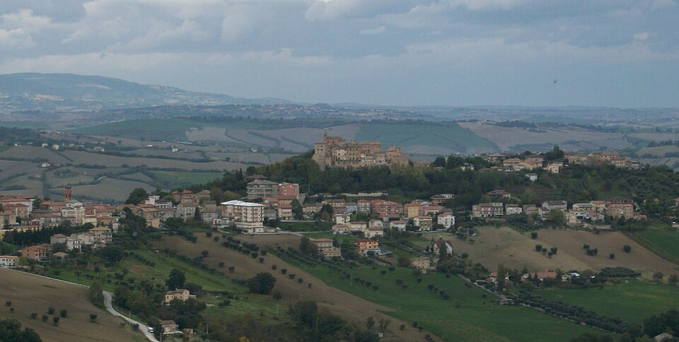 Fayl:Montappone 01.jpg