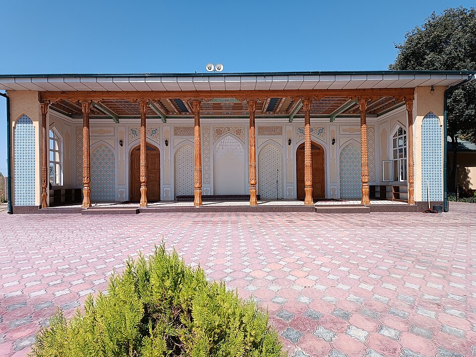 Fayl:Mousoleum of Bibi Khadijah (terrace).jpg