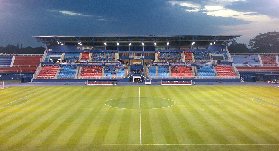 Fayl:Stadium Larkin.jpg