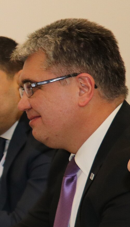 Fayl:Dilshod Akhatov (cropped).jpg