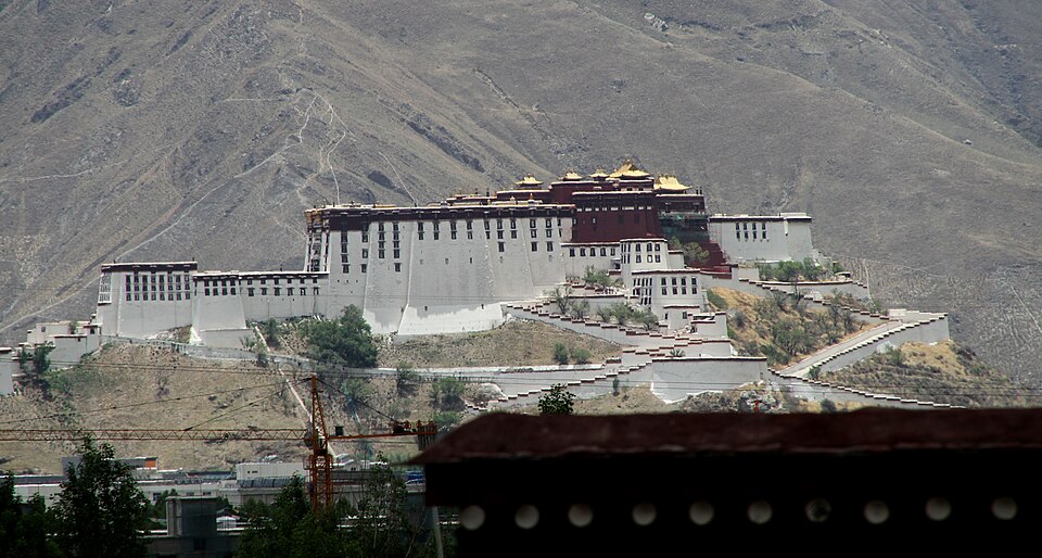 Fayl:Lhasa-Sera-06-Potala-Rueckseite-2014-gje.jpg