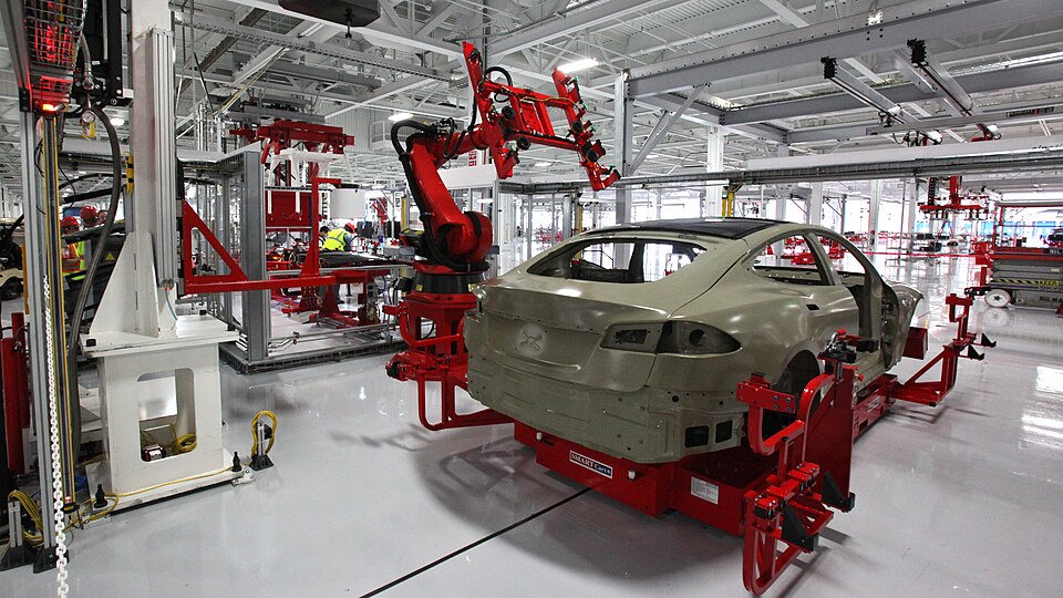 Fayl:Tesla auto bots (cropped).jpg