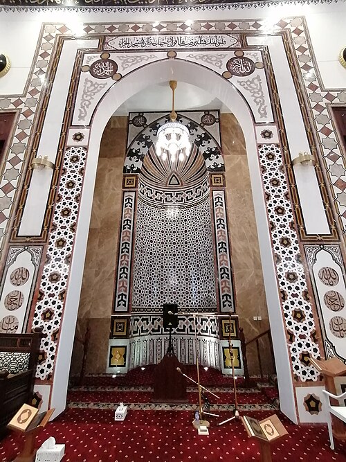 Fayl:Al Hasan Mosque Mihrab.jpg