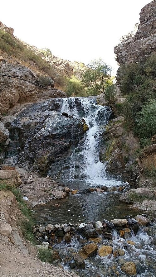 Fayl:First waterfall in Sefid Aran.jpg