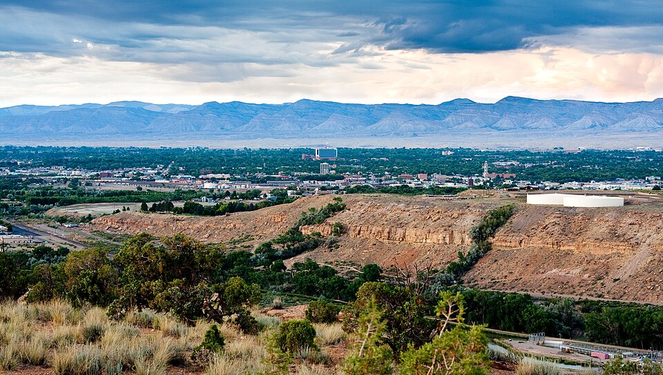 Fayl:Grand-junction-skyline.jpg