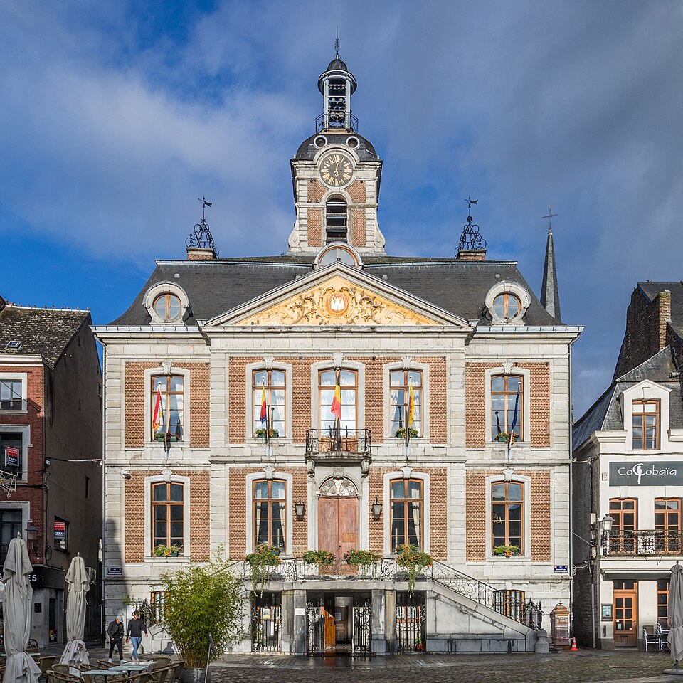 Fayl:Hôtel de Ville de Huy-2404.jpg
