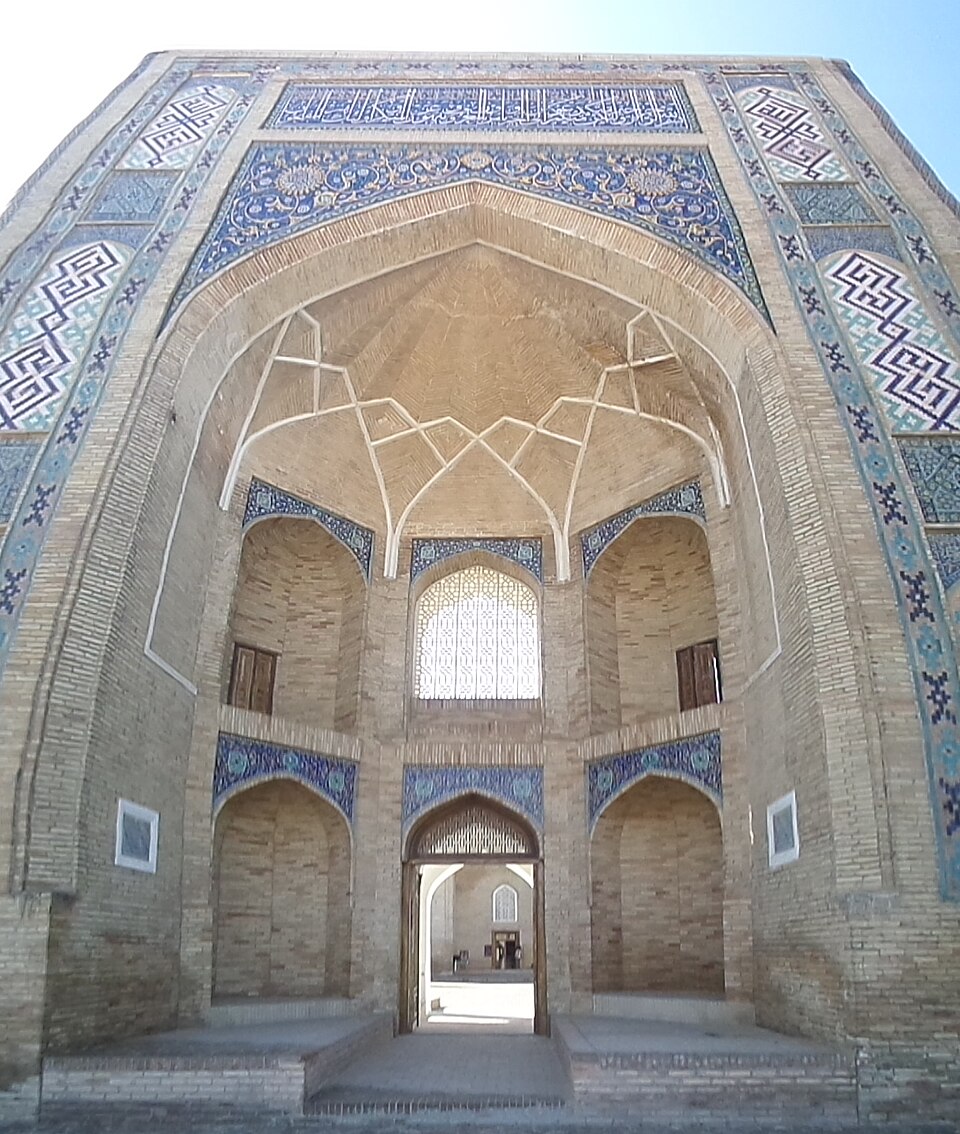 Fayl:Medrese Barakhan 13-24.JPG