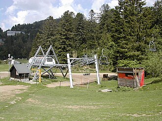 Fixed-grip chairlift, with Delta terminal built in 1986 in Le Lioran, France.