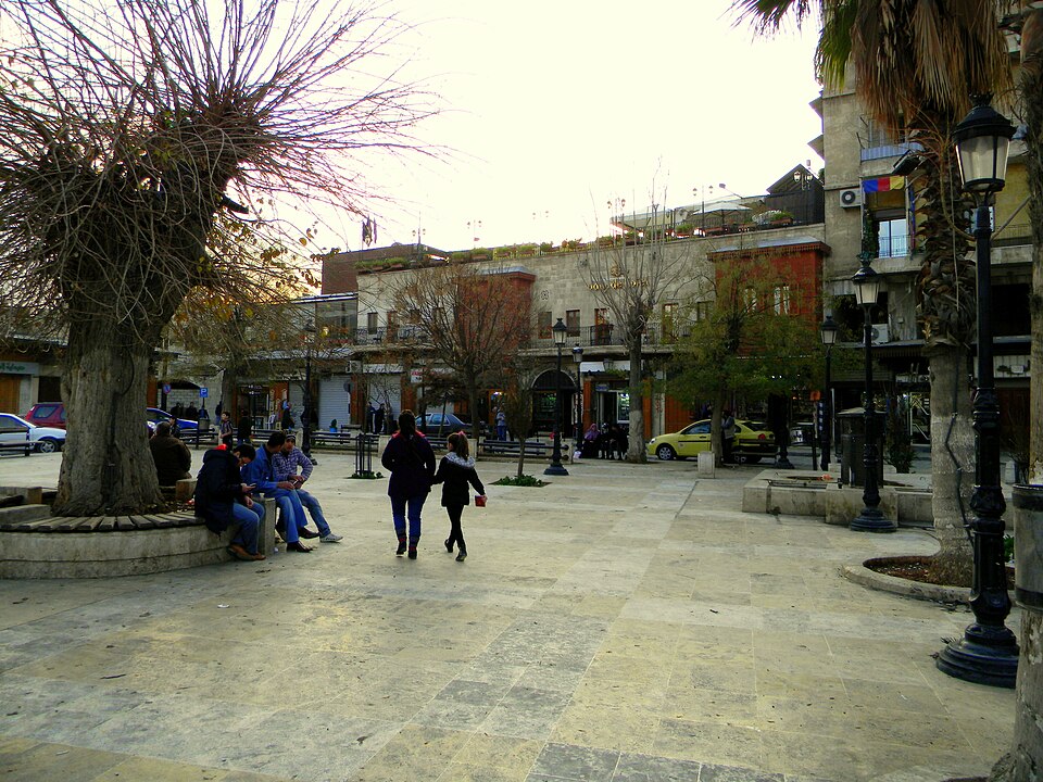 Fayl:Al-Hatab Square 01.jpg