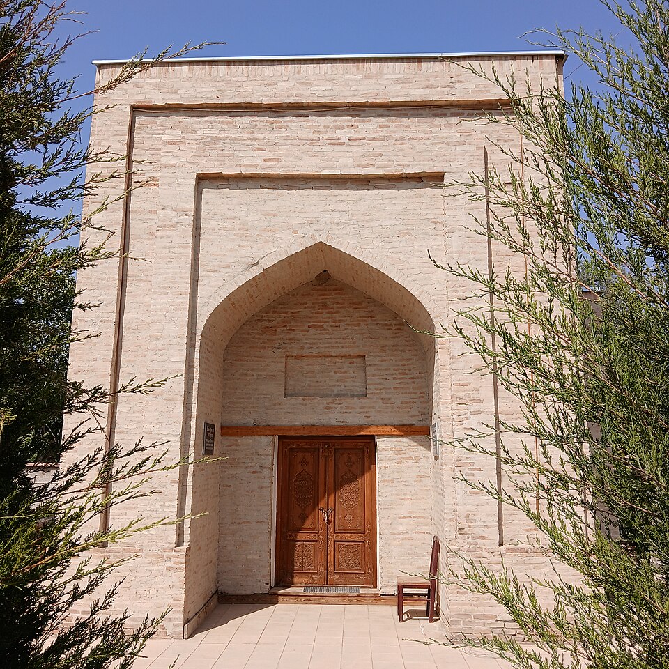 Fayl:Eshon soʻfi bobo maqbarasi 1.jpg