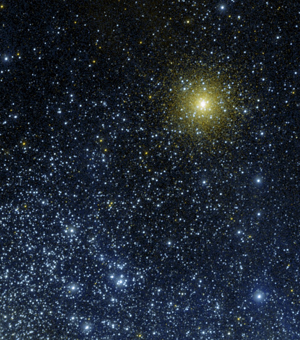 Fayl:GALEX image of NGC 362.jpg
