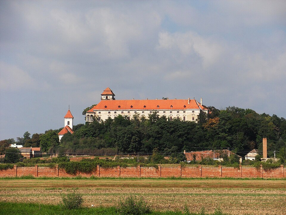 Fayl:Jaroslavice, zámek (01).jpg