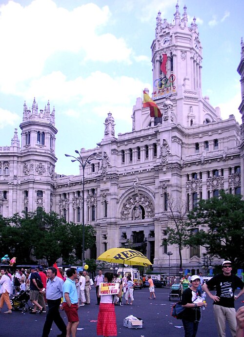 Fayl:Madrid2012 palaciocorreos.jpg