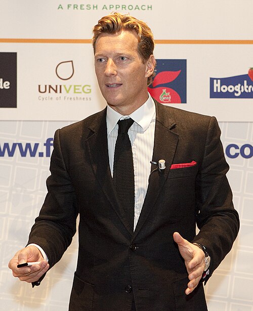 Fayl:Magnus Scheving 2 cropped.jpg