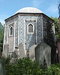 Mahmud poshoning maqbarasi, masjid orqasida