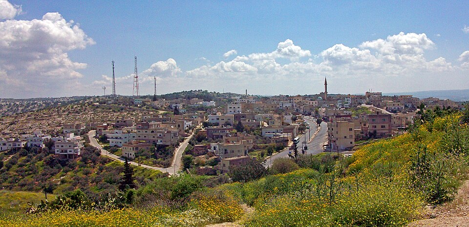 Fayl:Modern Umm Qais, Jordan.jpg