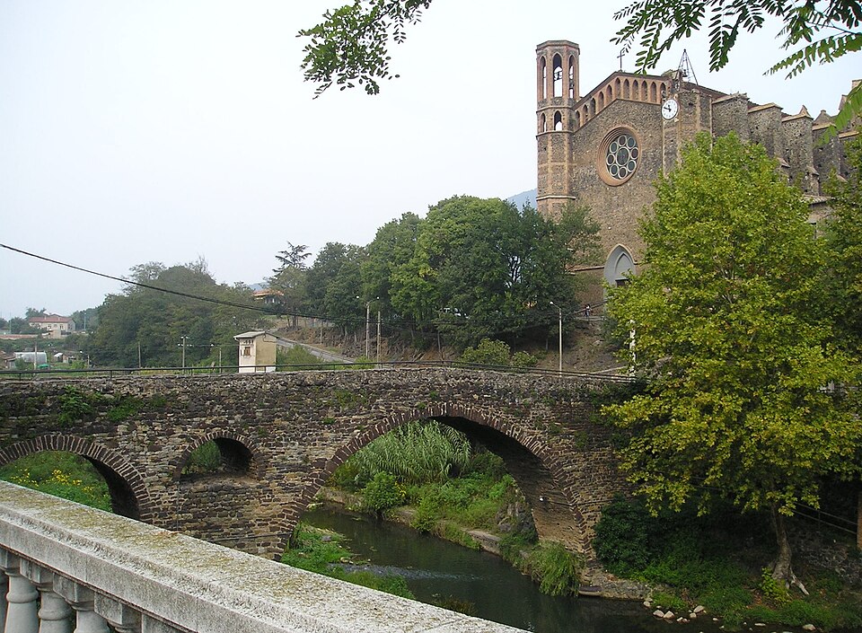 Fayl:Pont Medieval-Sant Joan les Fonts(Catalunya).jpg