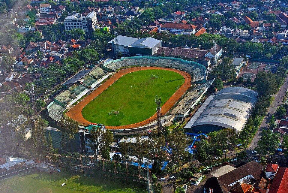 Fayl:Stadion Siliwangi (26968401584).jpg