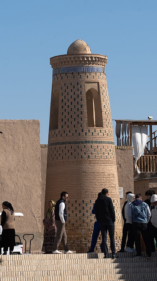 Fayl:Toʻra Murod minorasi.jpg