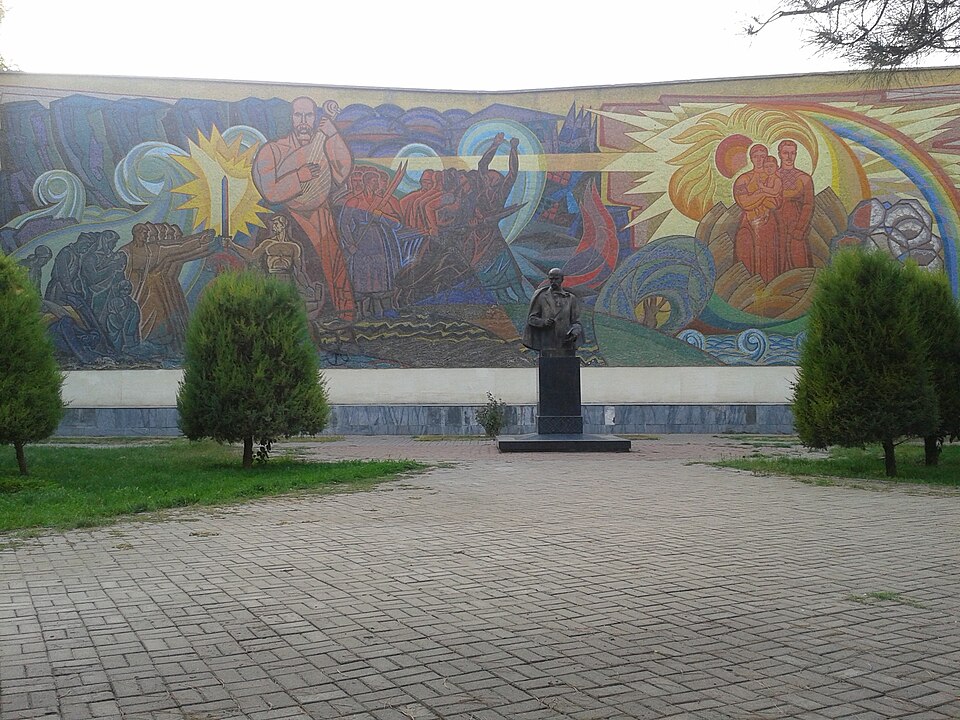 Fayl:Пам'ятник Тарасові Шевченку (Ташкент).jpg