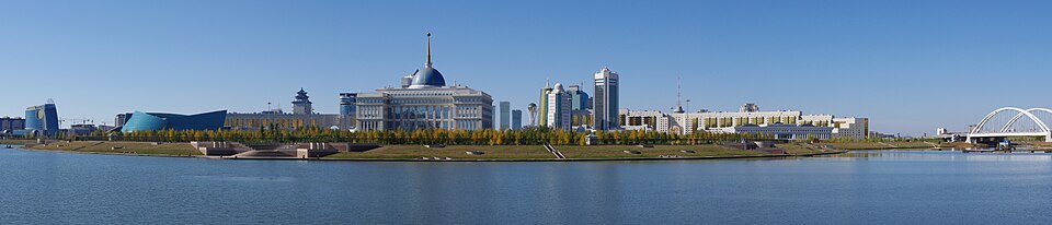 Fayl:Central Downtown Astana pamorama.jpg