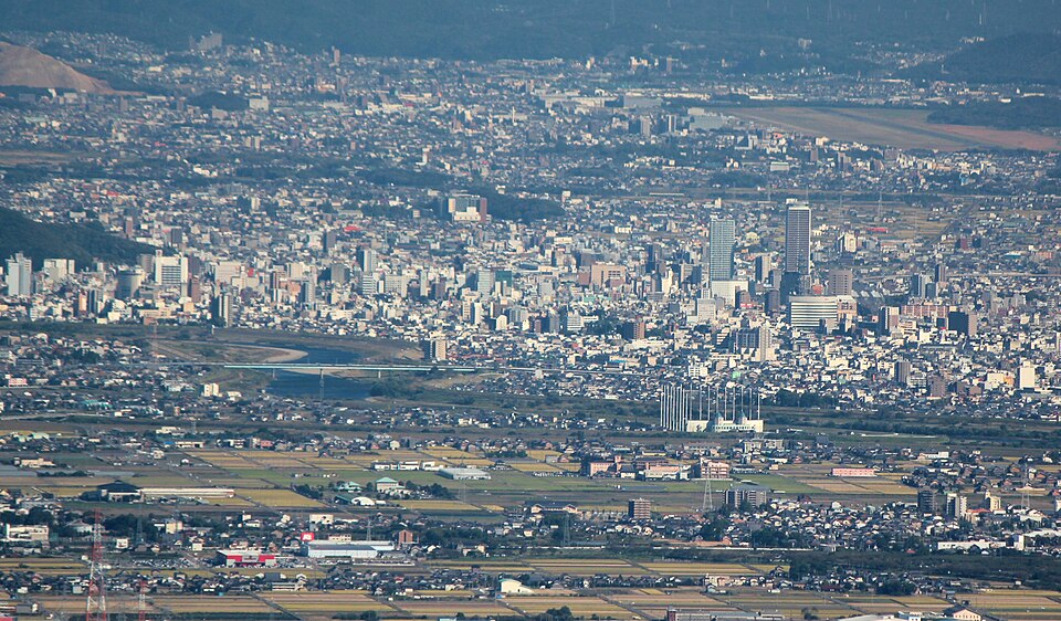 Fayl:Gifu from Mount Ikeda (2012-10-19).jpg