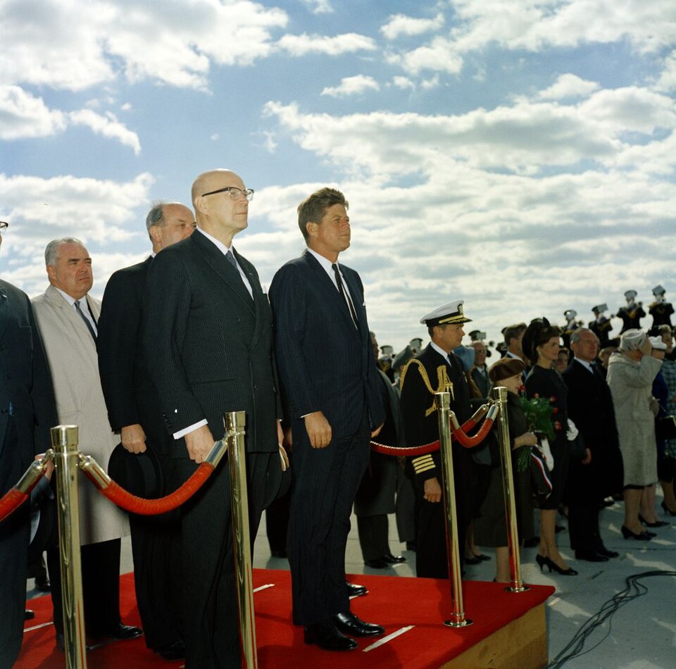 Fayl:JFKWHP-KN-C19117.jpg