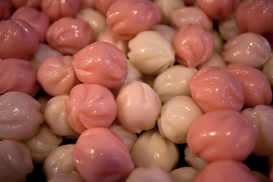 Fayl:Korean.dessert-Tteok-Songpyeon-Kkultteok.01.jpg