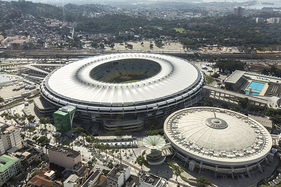 Fayl:Maracana Stadium June 2013.jpg