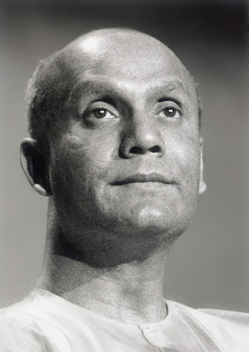 Fayl:Sri-Chinmoy-meditate-2.jpg