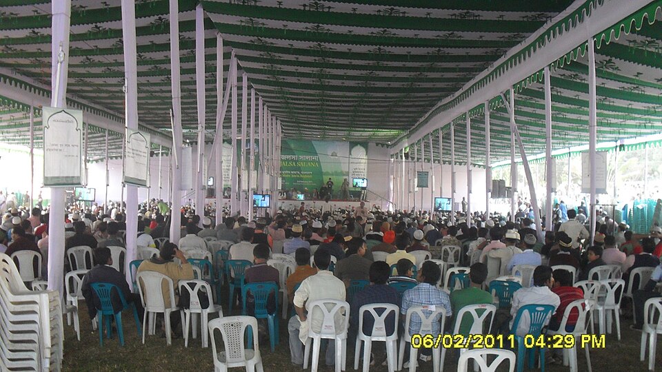 Fayl:Ahmadiyya annual convention.JPG