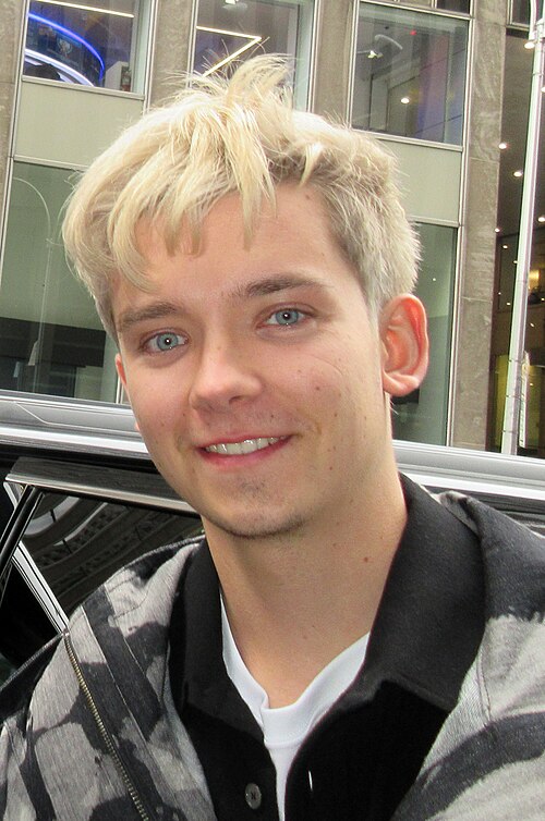 Fayl:Asa Butterfield in 2018 (cropped).jpg