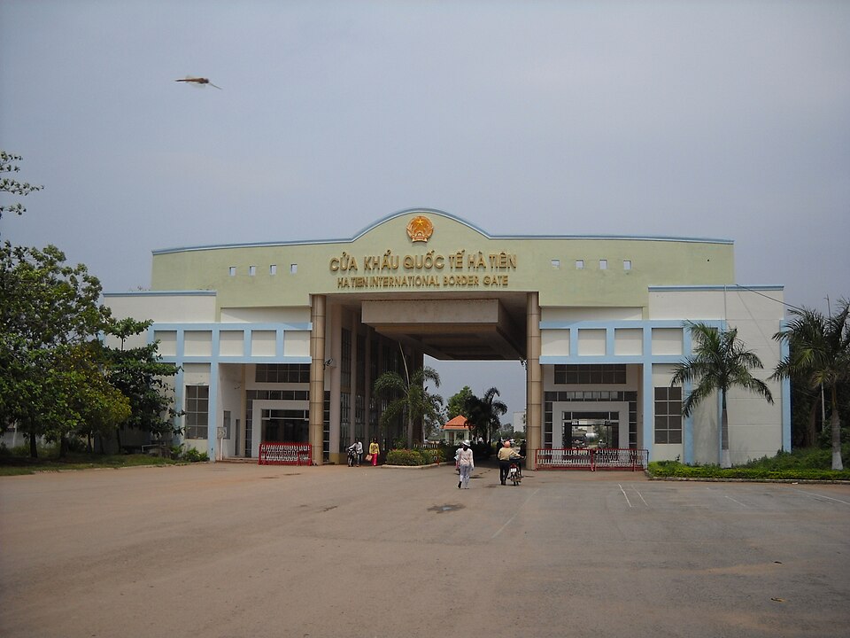 Fayl:Cửa khẩu Hà Tiên.jpg