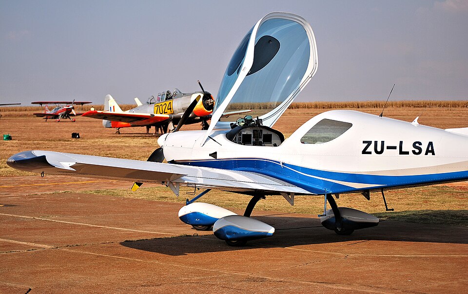 Fayl:CZAW SportCruiser (ZU-LSA), Heidelberg.jpg
