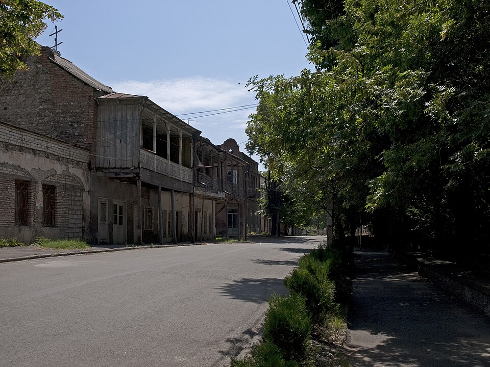 Fayl:Dusheti balconies.jpg