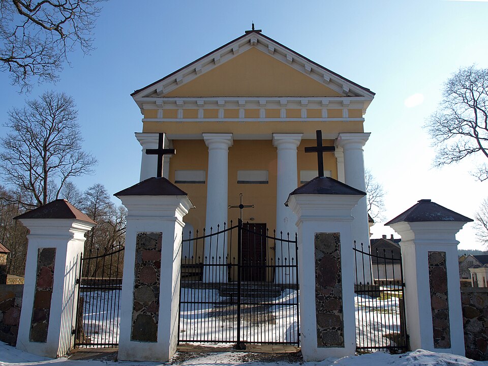 Fayl:Nedzinge church.jpg