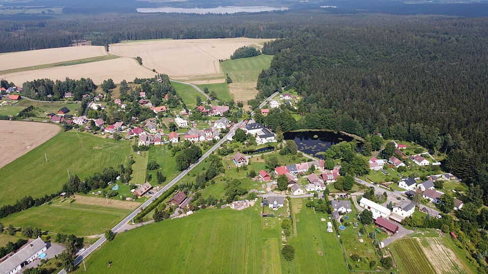 Fayl:Račín letecky 2.jpg