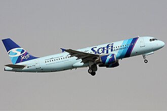 Safi Airways samolyoti Dubay aeroportidan uchib ketmoqda.