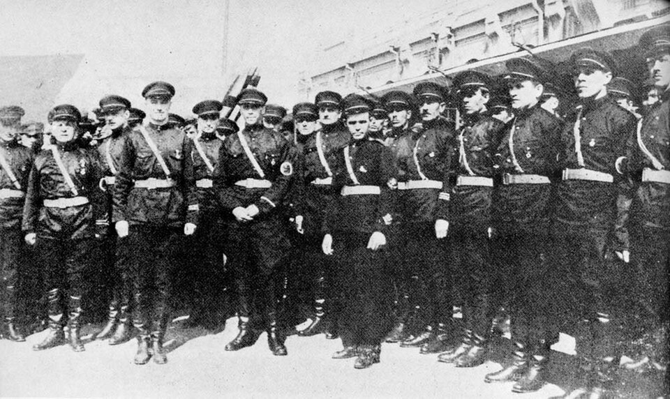 Fayl:Russian fascists at Harbin 1934.jpg