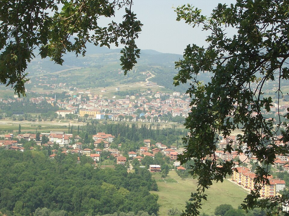 Fayl:General view of Çaycuma.JPG