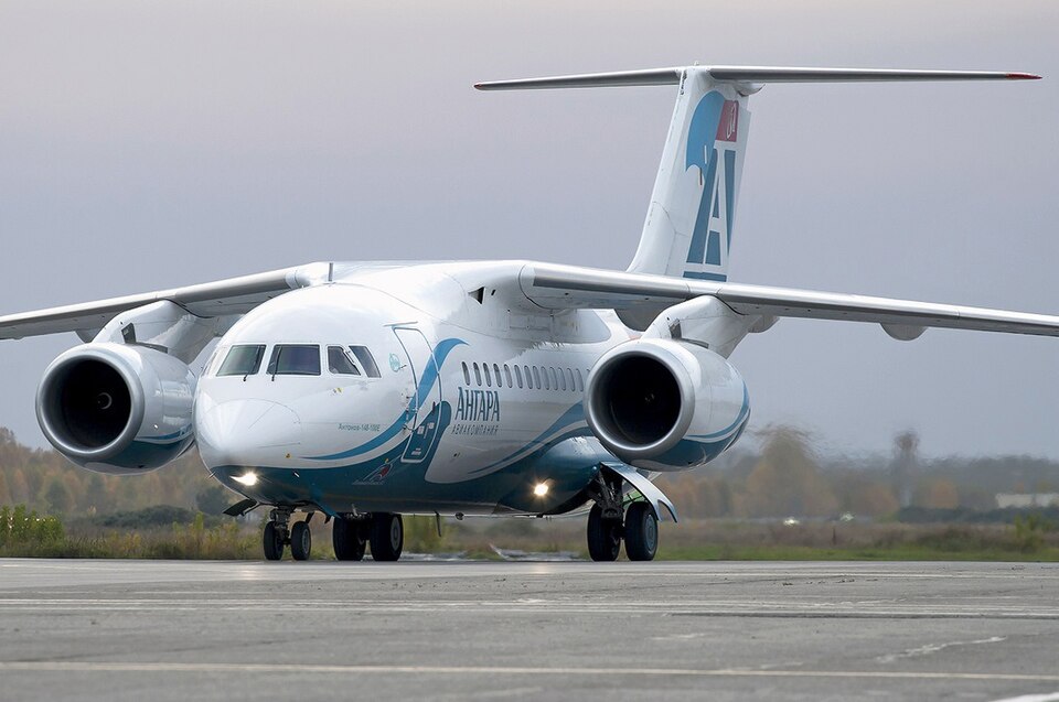 Fayl:Antonov An-148-100E, Angara Airlines AN2335693.jpg