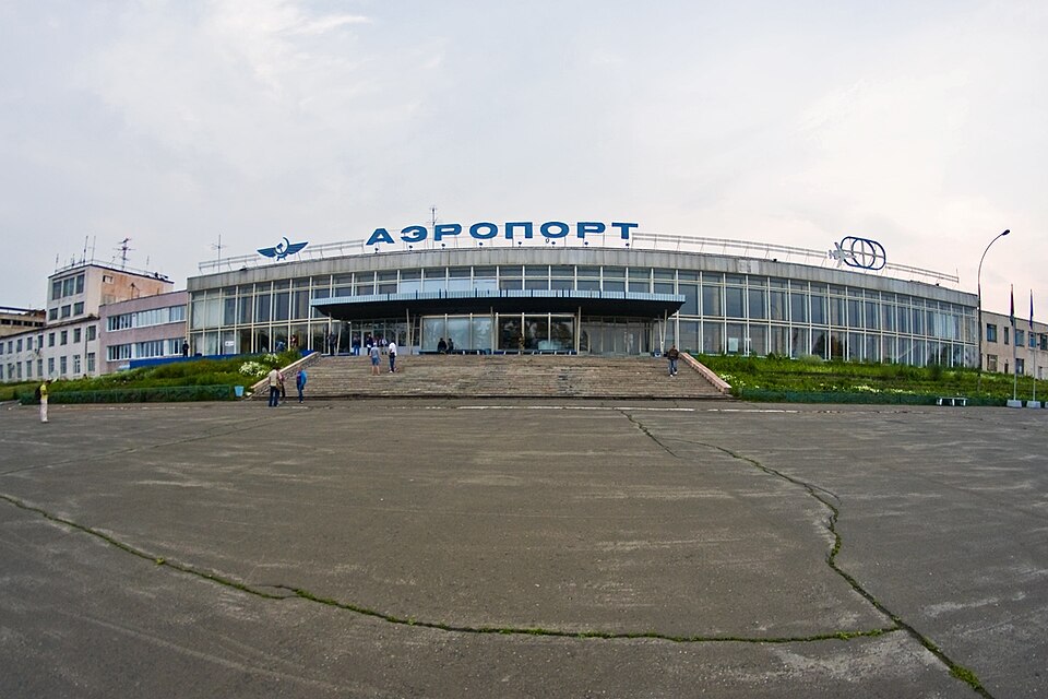 Fayl:Bratsk Airport (1).jpg