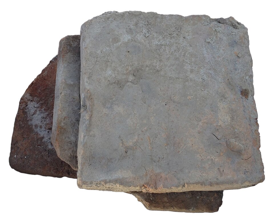 Fayl:Bricks of Gumbaz-bobo mausoleum (extracted).jpg