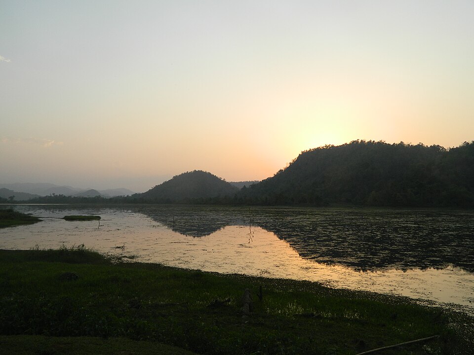 Fayl:Chandubi Lake.jpg