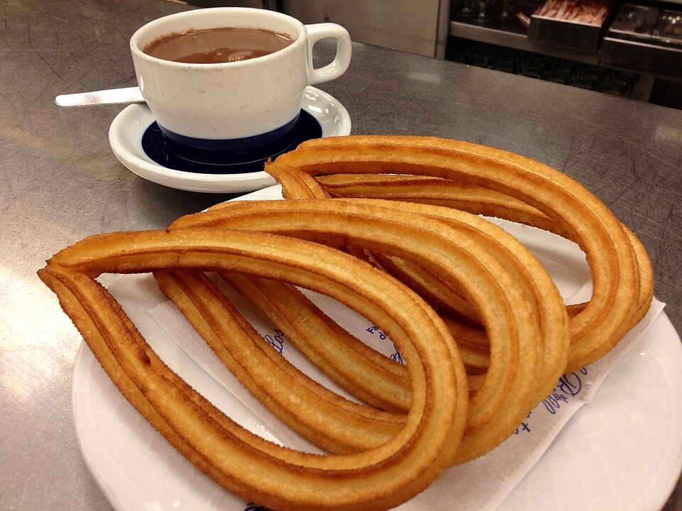 Fayl:Chocolate con churros de lazo.jpg